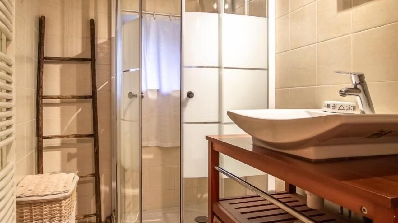 Photo of Bathroom in Arith