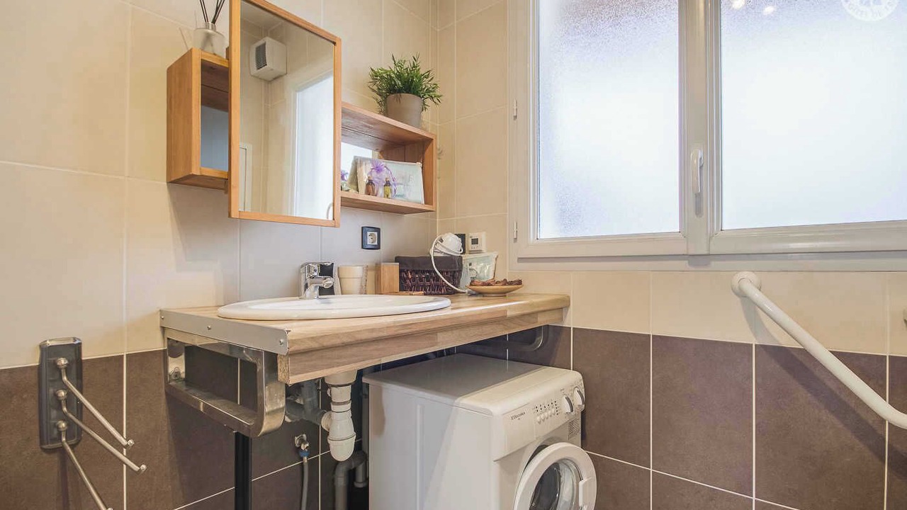 Photo of Bathroom in Myans