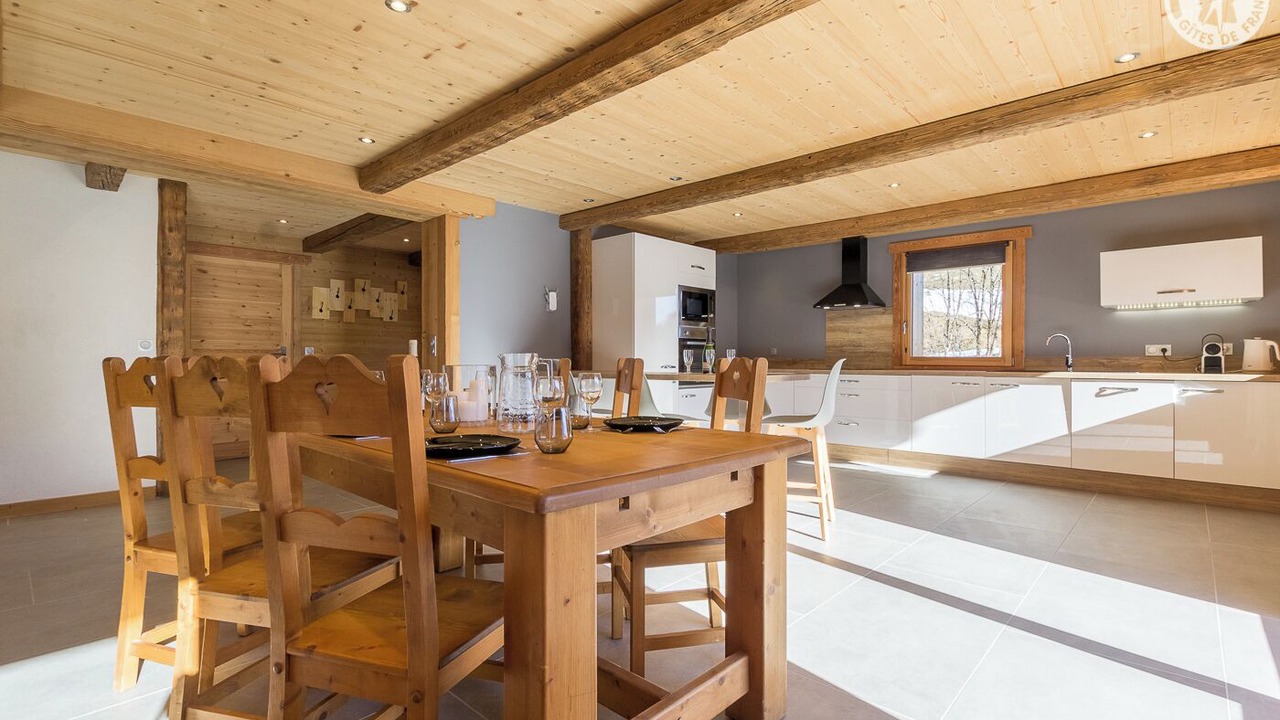 Photo of Others in Queige