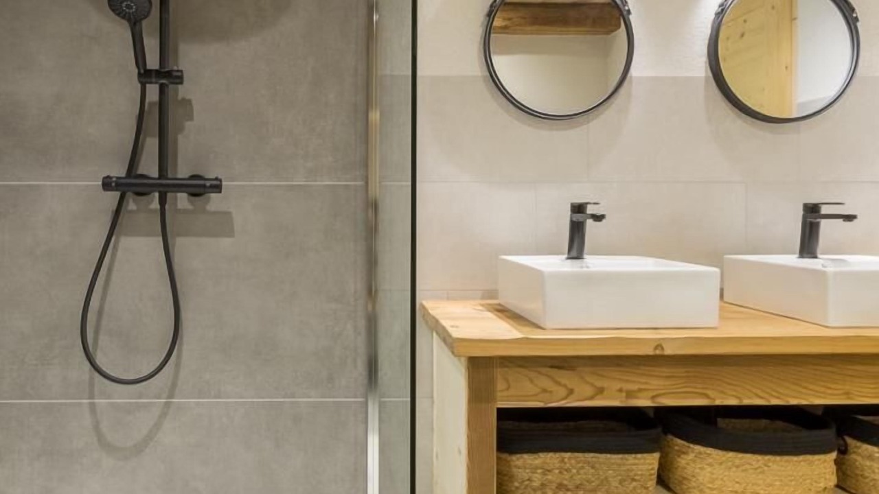 Photo of Bathroom in Queige