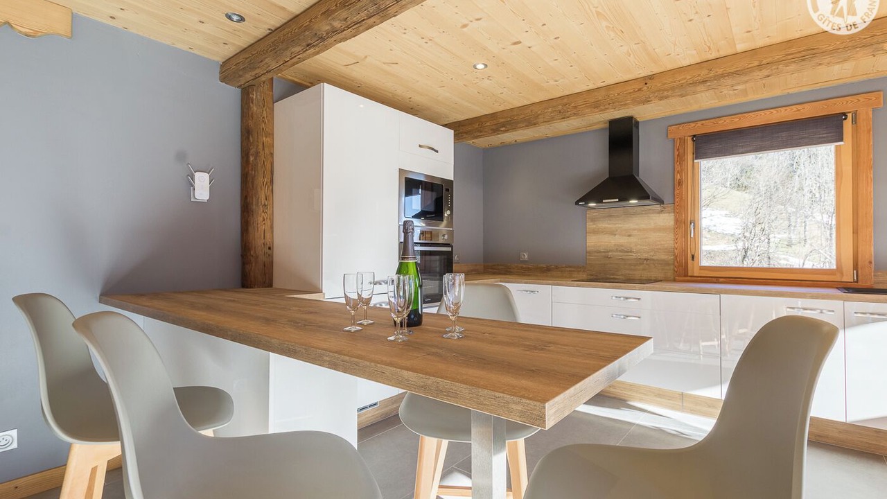 Photo of Others in Queige