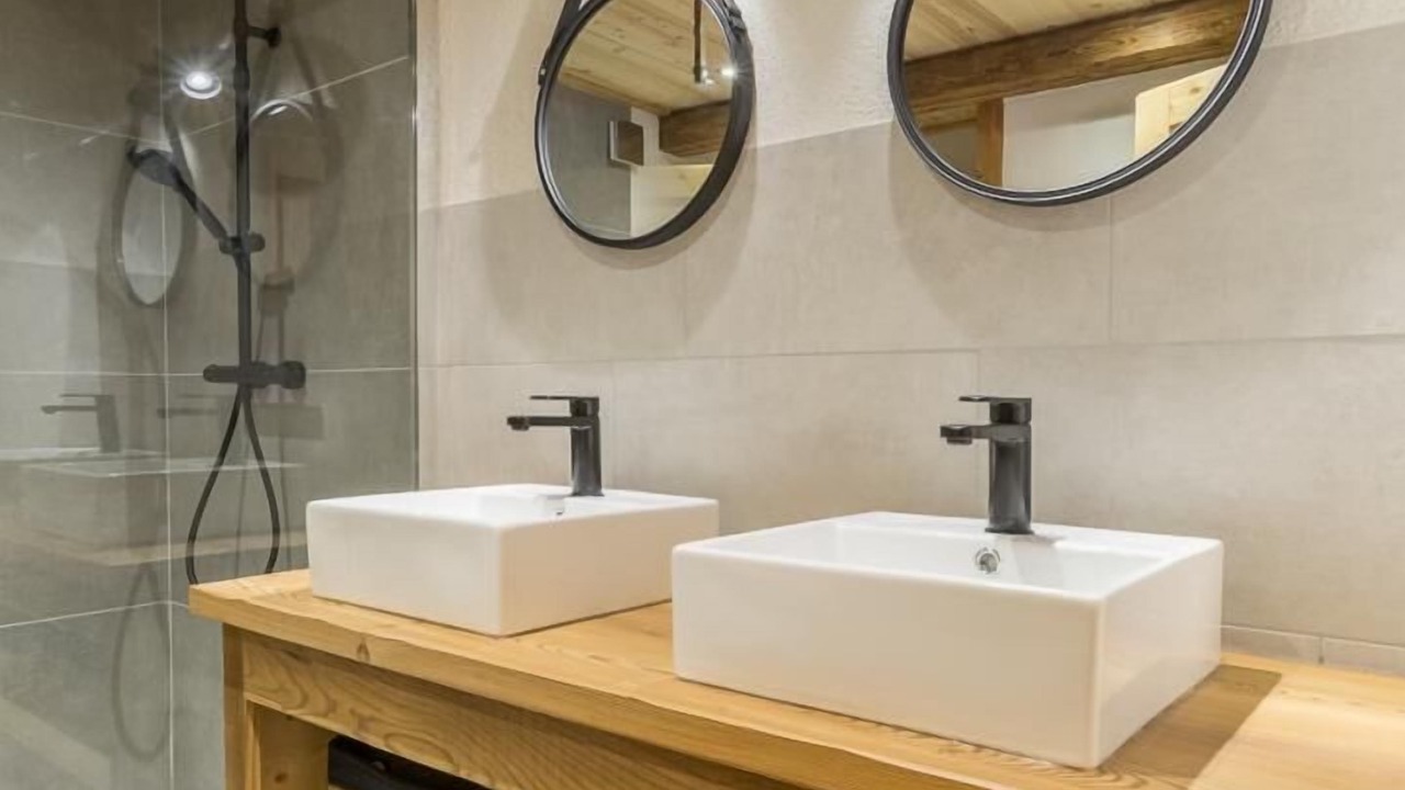 Photo of Bathroom in Queige