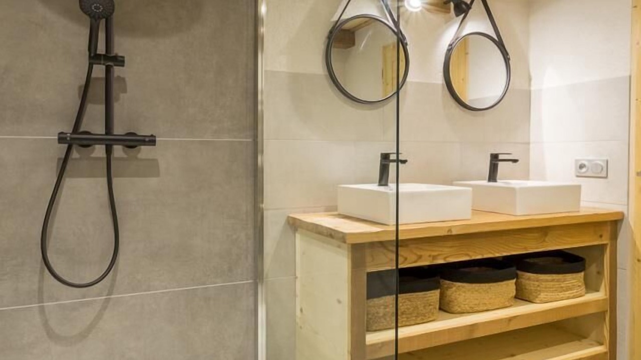 Photo of Bathroom in Queige