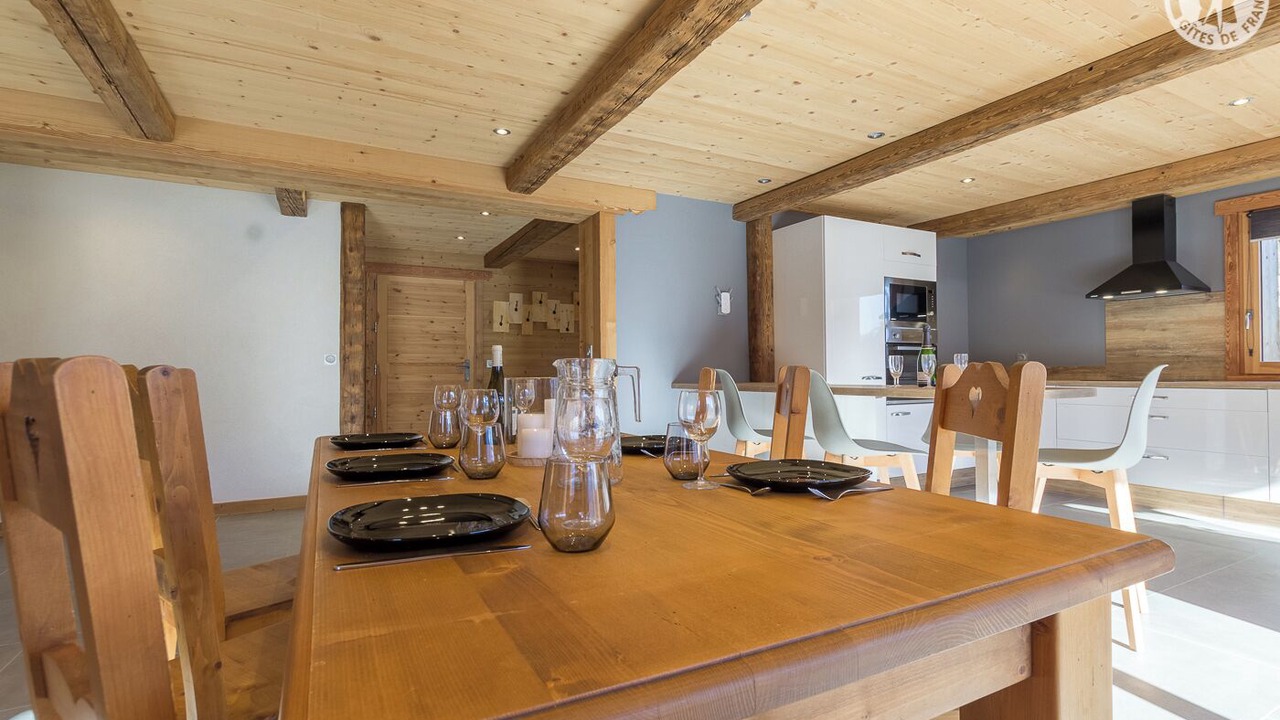 Photo of Others in Queige