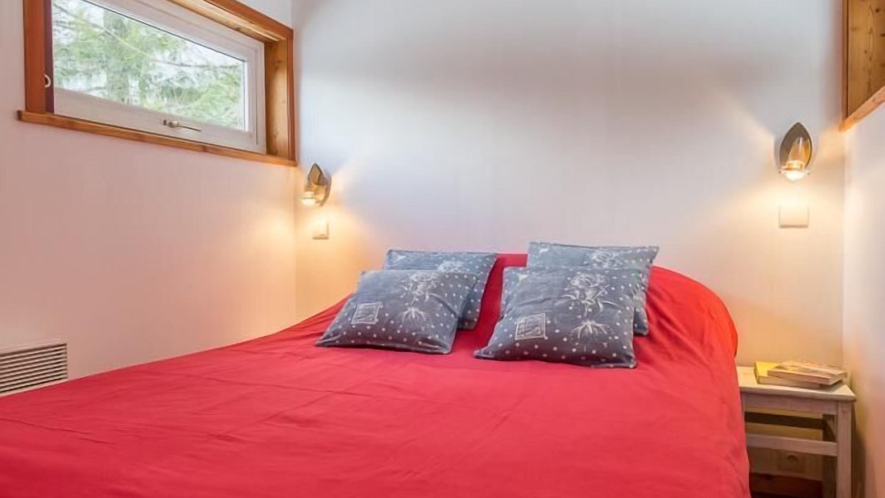 Photo of Bedroom in Saint-Meme d'en Haut