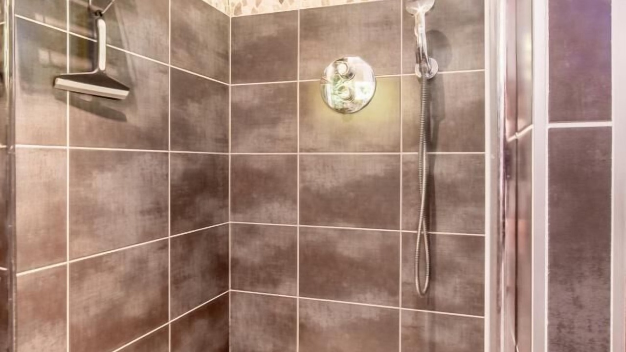 Photo of Bathroom in Arith