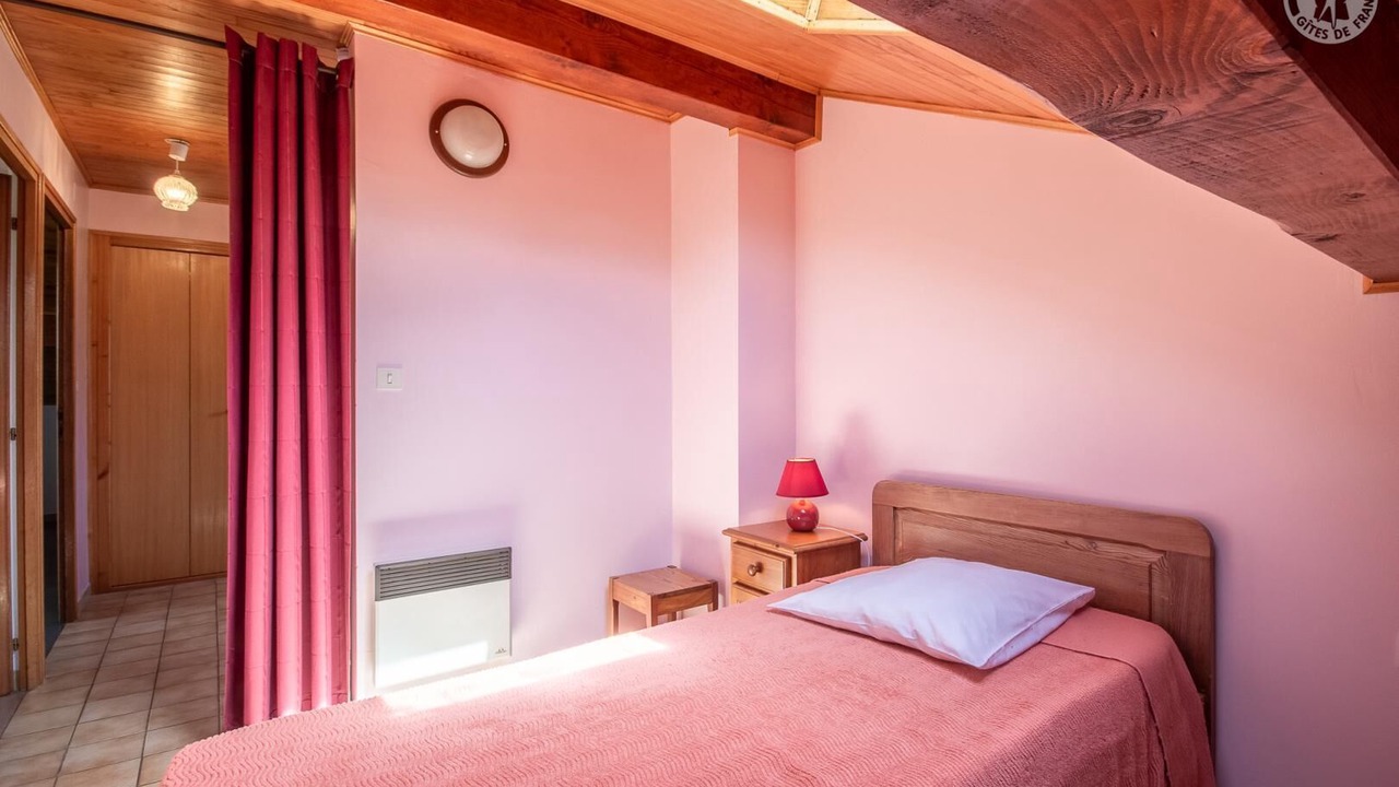 Photo of Bedroom in Albiez-le-Vieux
