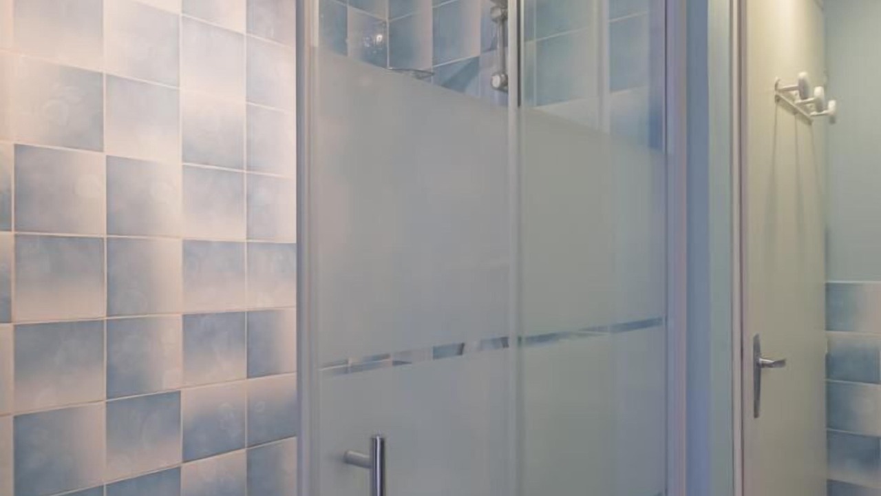 Photo of Bathroom in Pragondran