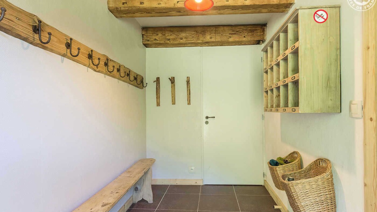 Photo of Others in Queige