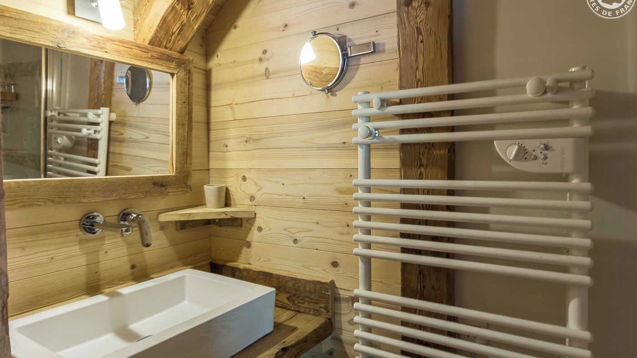 Photo of Bathroom in Queige