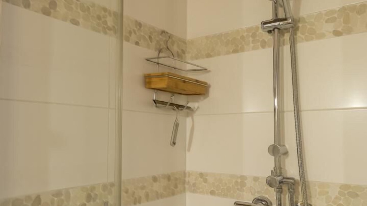 Photo of Bathroom in Queige