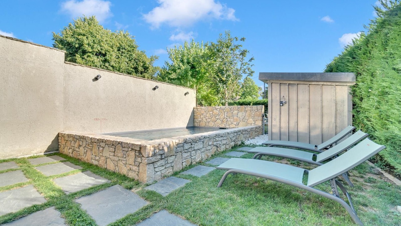 Photo of Outdoor in Myans