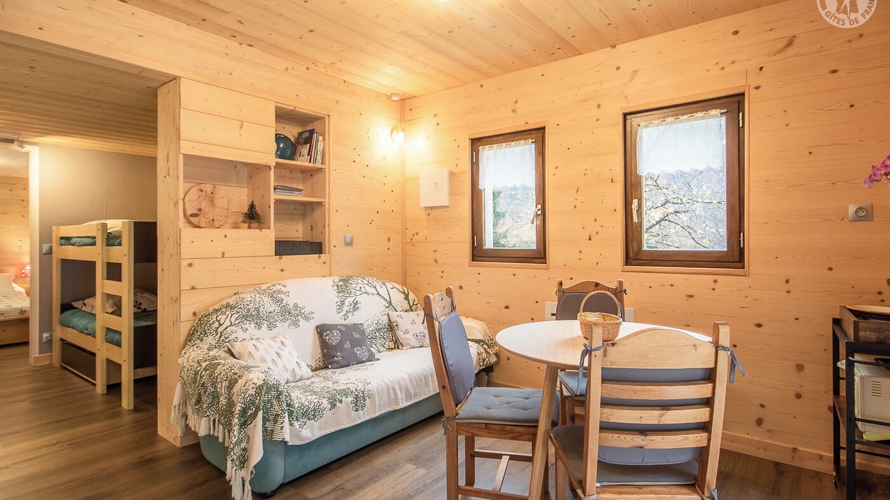 Photo of Others in Queige