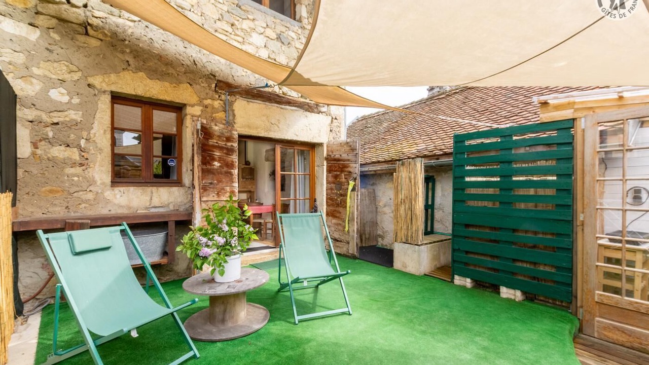 Photo of Patio Balcony in Ayn