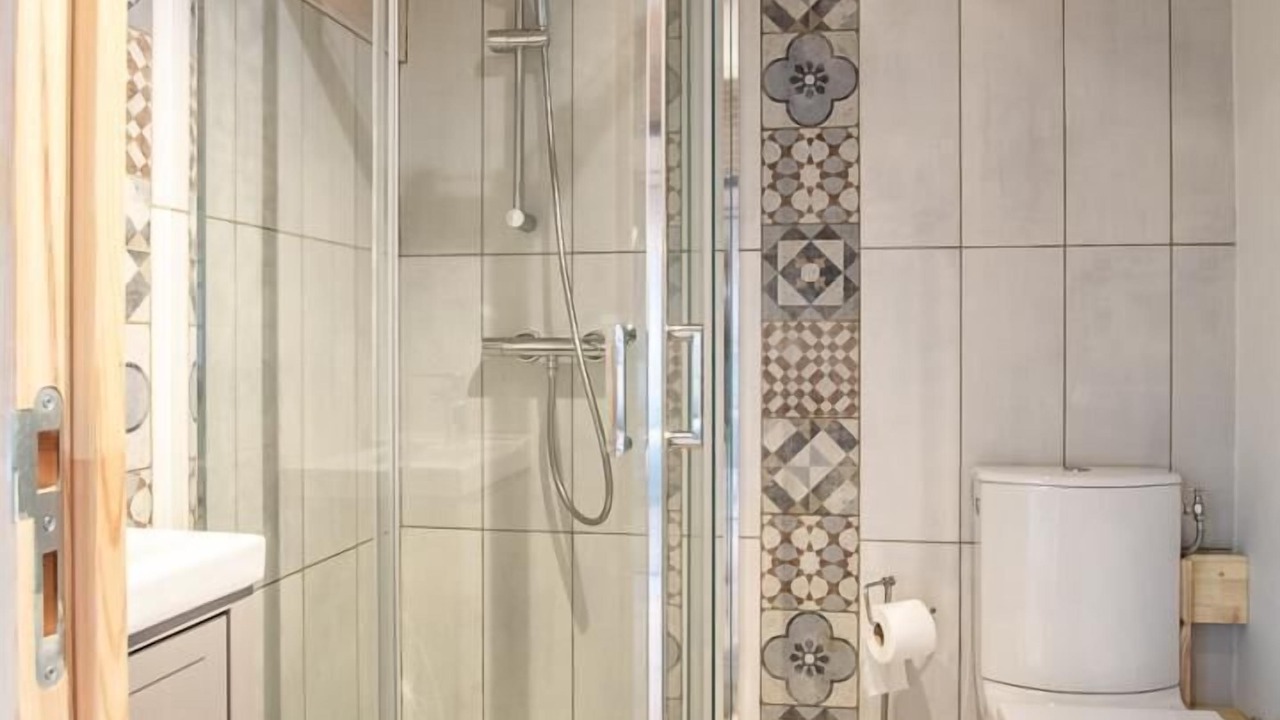 Photo of Bathroom in Yenne