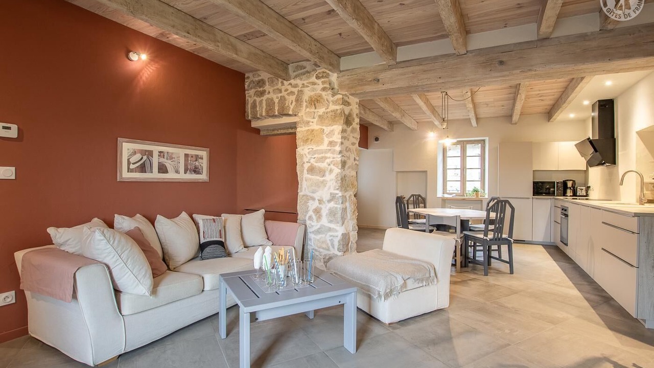 Photo of Livingroom in Yenne