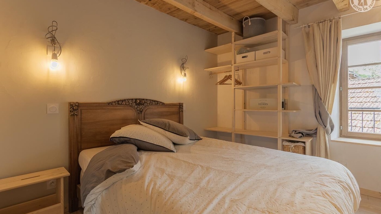 Photo of Bedroom in Yenne