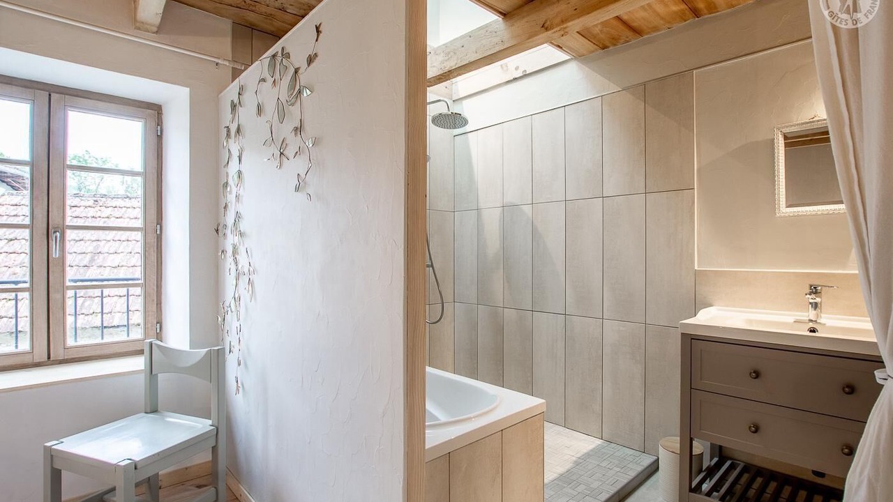 Photo of Bathroom in Yenne