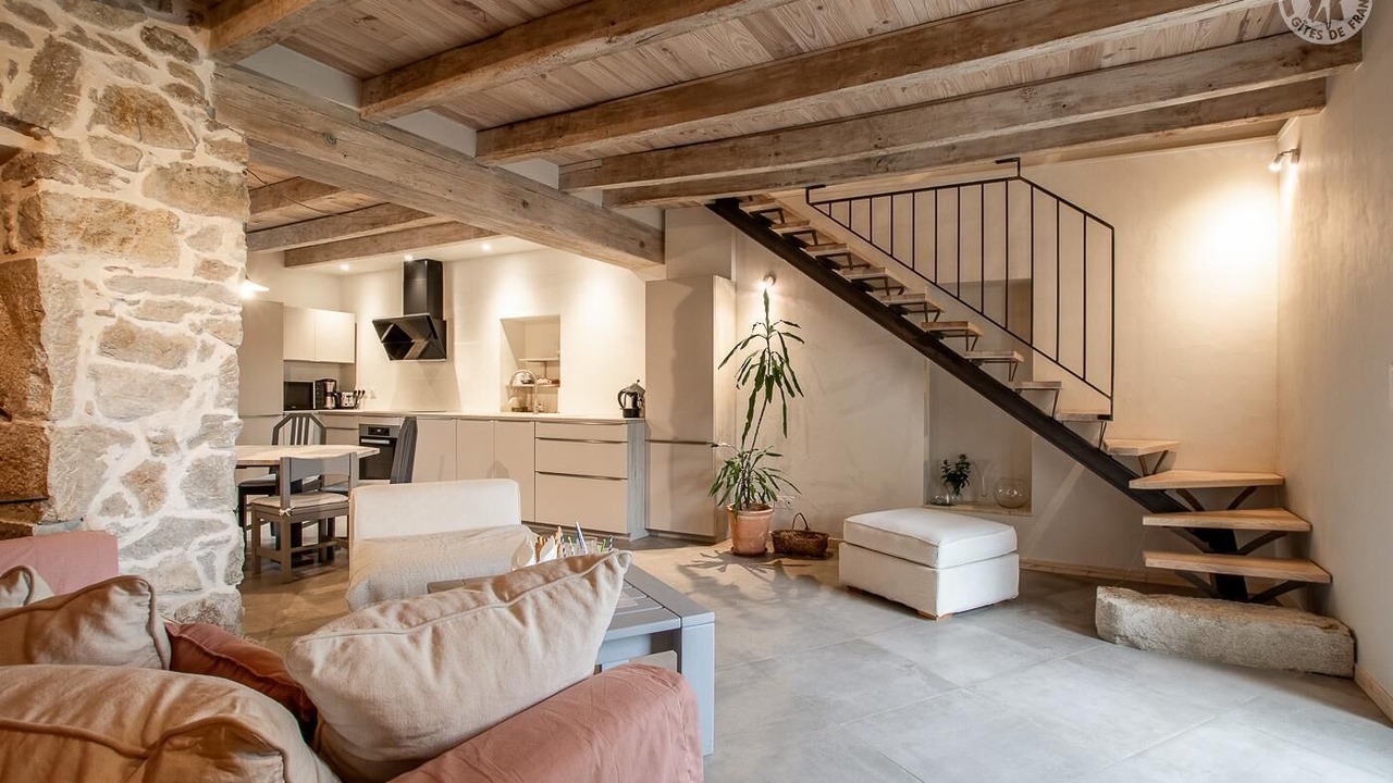 Photo of Livingroom in Yenne