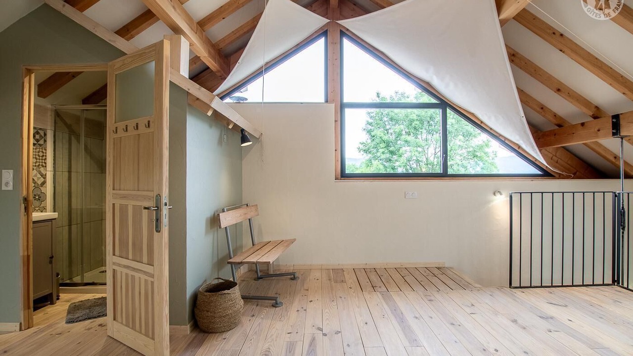 Photo of Others in Yenne