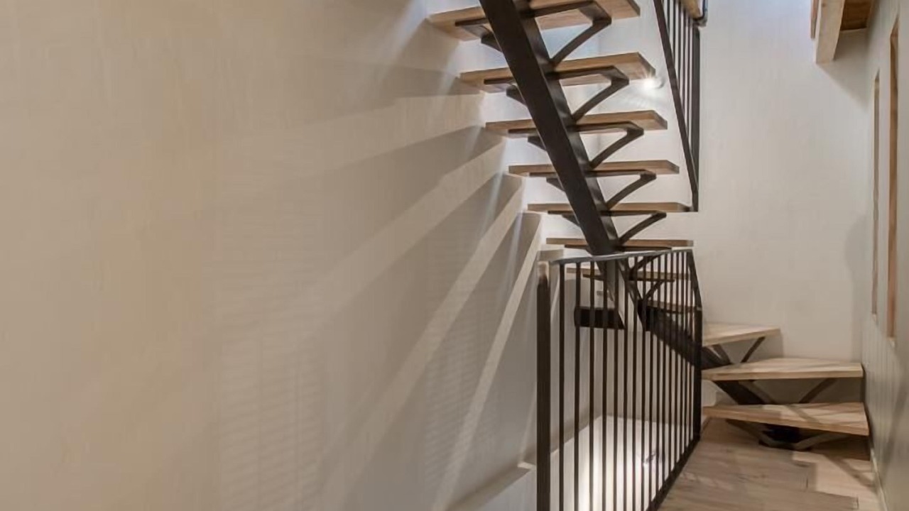 Photo of Others in Yenne