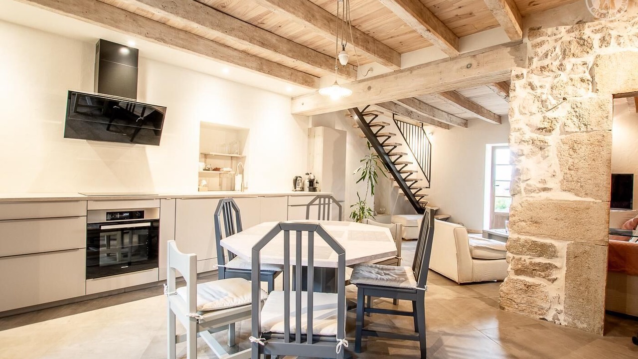 Photo of Others in Yenne