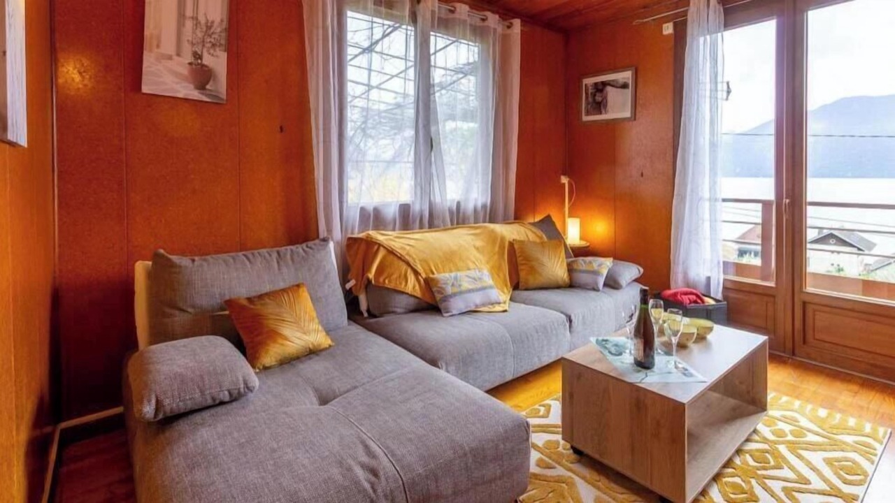 Photo of Livingroom in Brison-Saint-Innocent