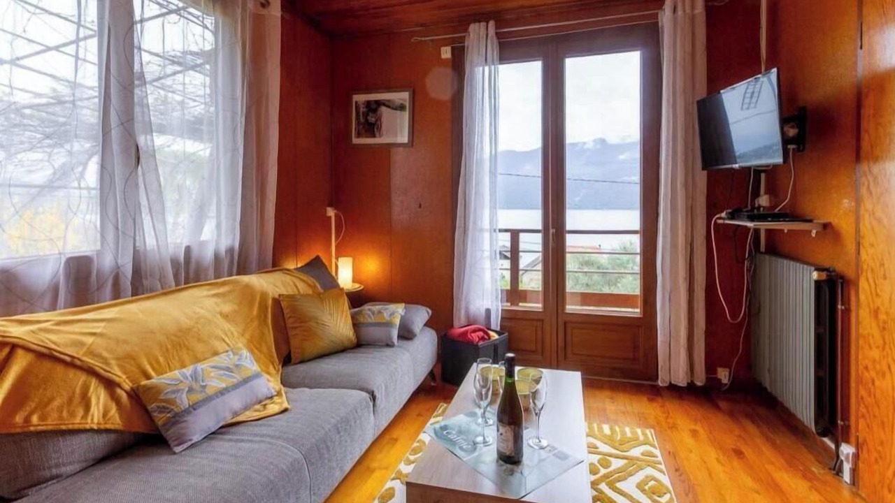 Photo of Livingroom in Brison-Saint-Innocent