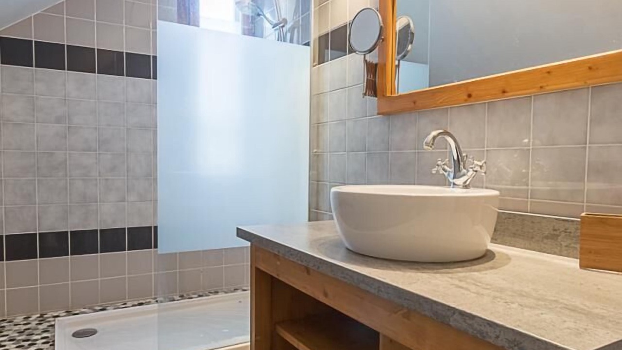 Photo of Bathroom in Saint-Christophe-la-Grotte