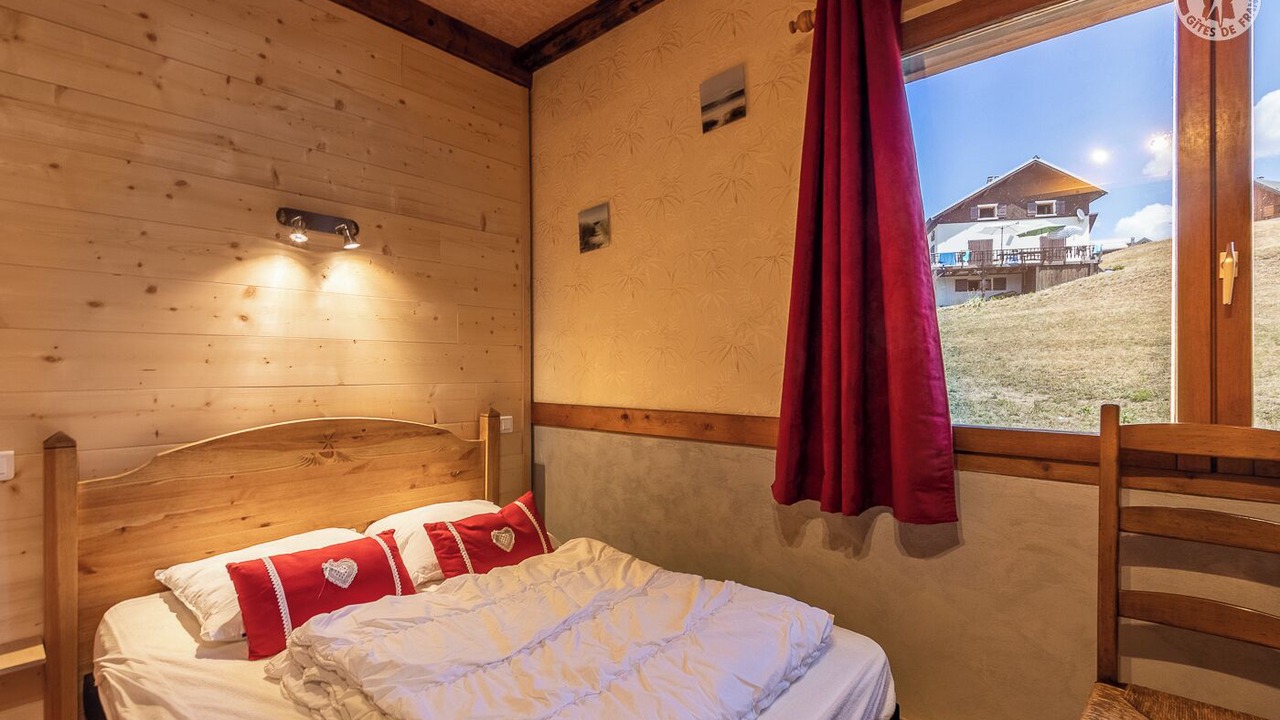 Photo of Bedroom in Albiez-Montrond