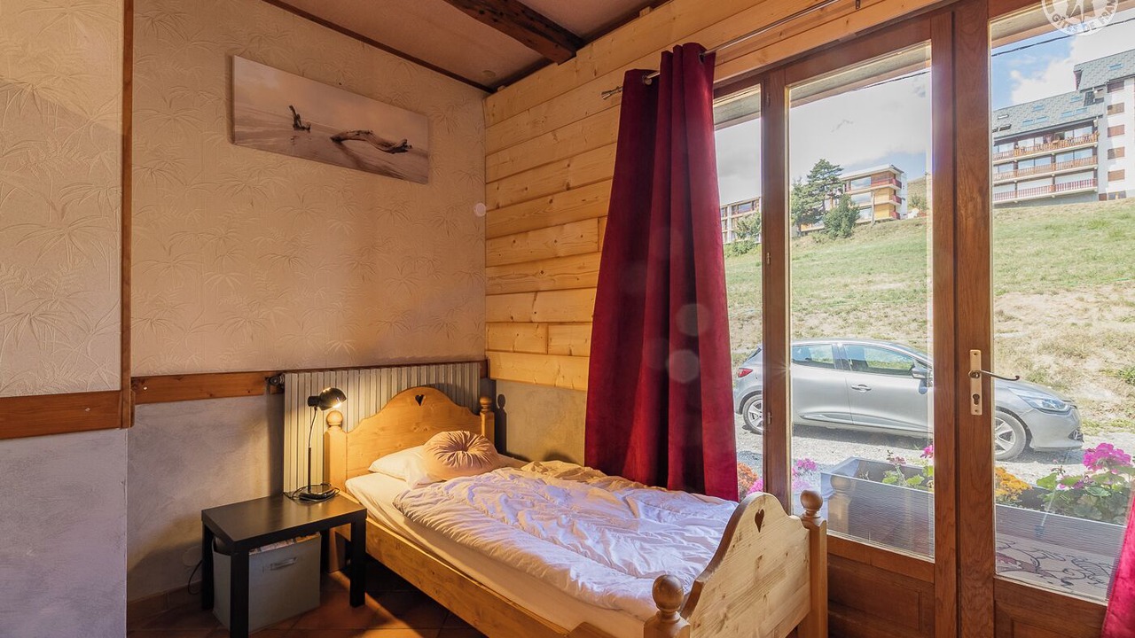 Photo of Bedroom in Albiez-Montrond