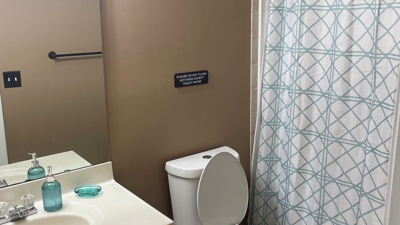 Photo of Bathroom in Huntcliff