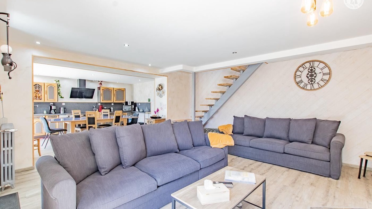 Photo of Livingroom in Curgy
