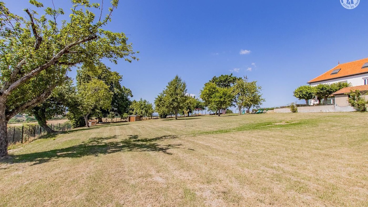 Photo of Outdoor in Curgy