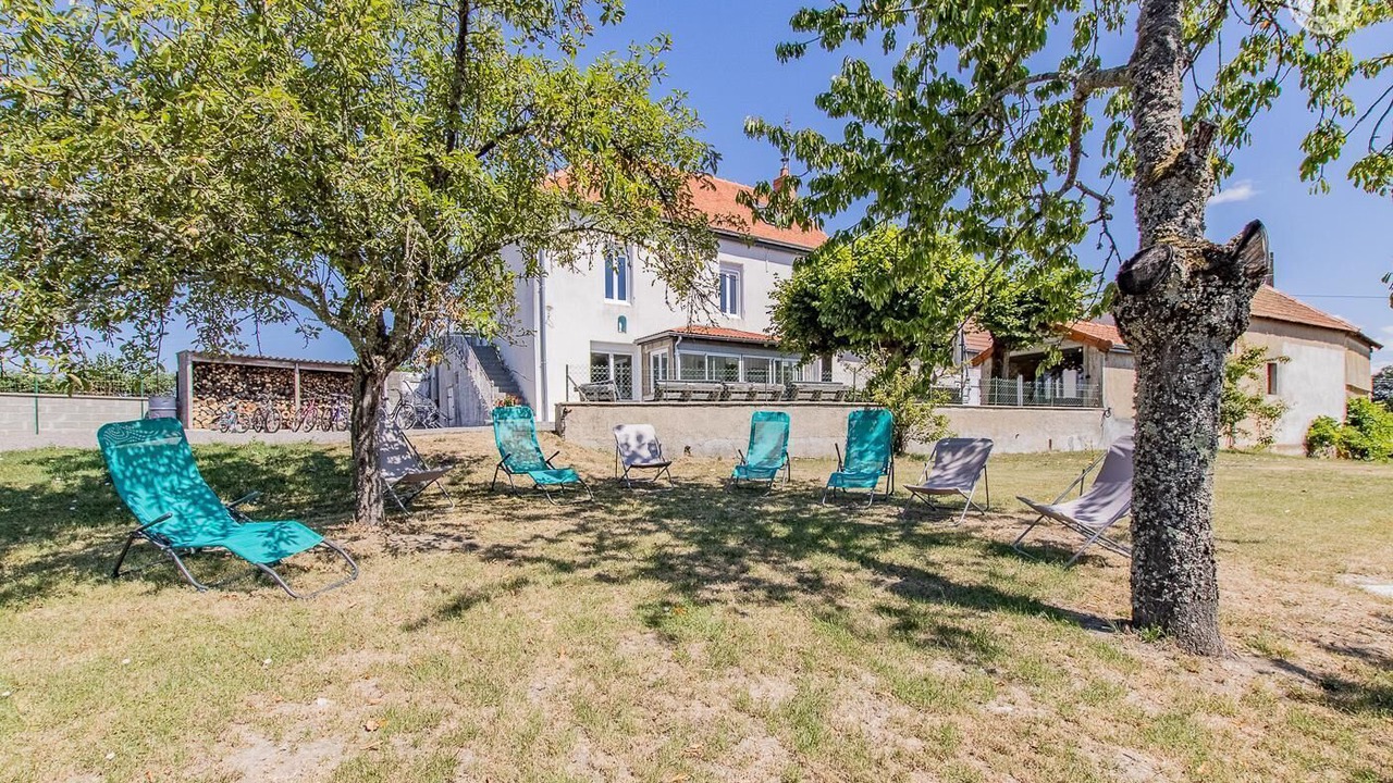 Photo of Outdoor in Curgy