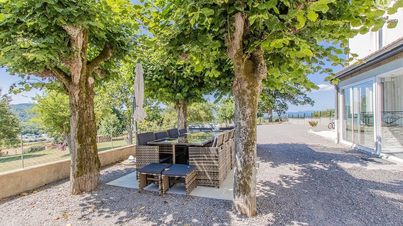 Photo of Outdoor in Curgy