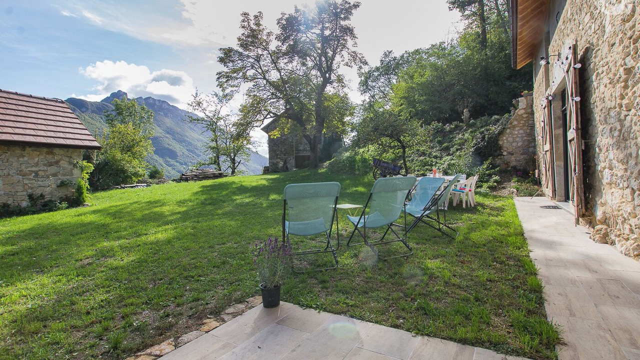 Photo of Patio Balcony in Saint-Jean-de-Chevelu