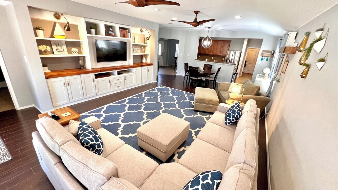 Photo of Livingroom in The Colony