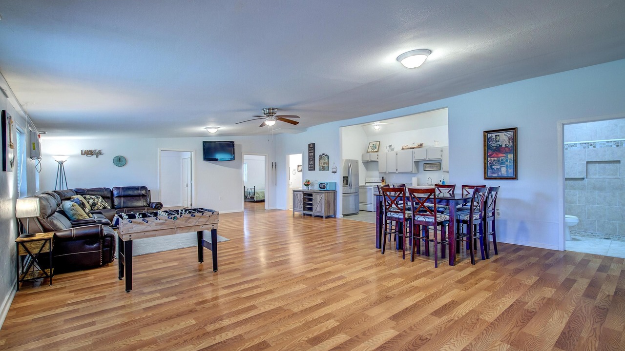 Photo of Livingroom in Miller Grove