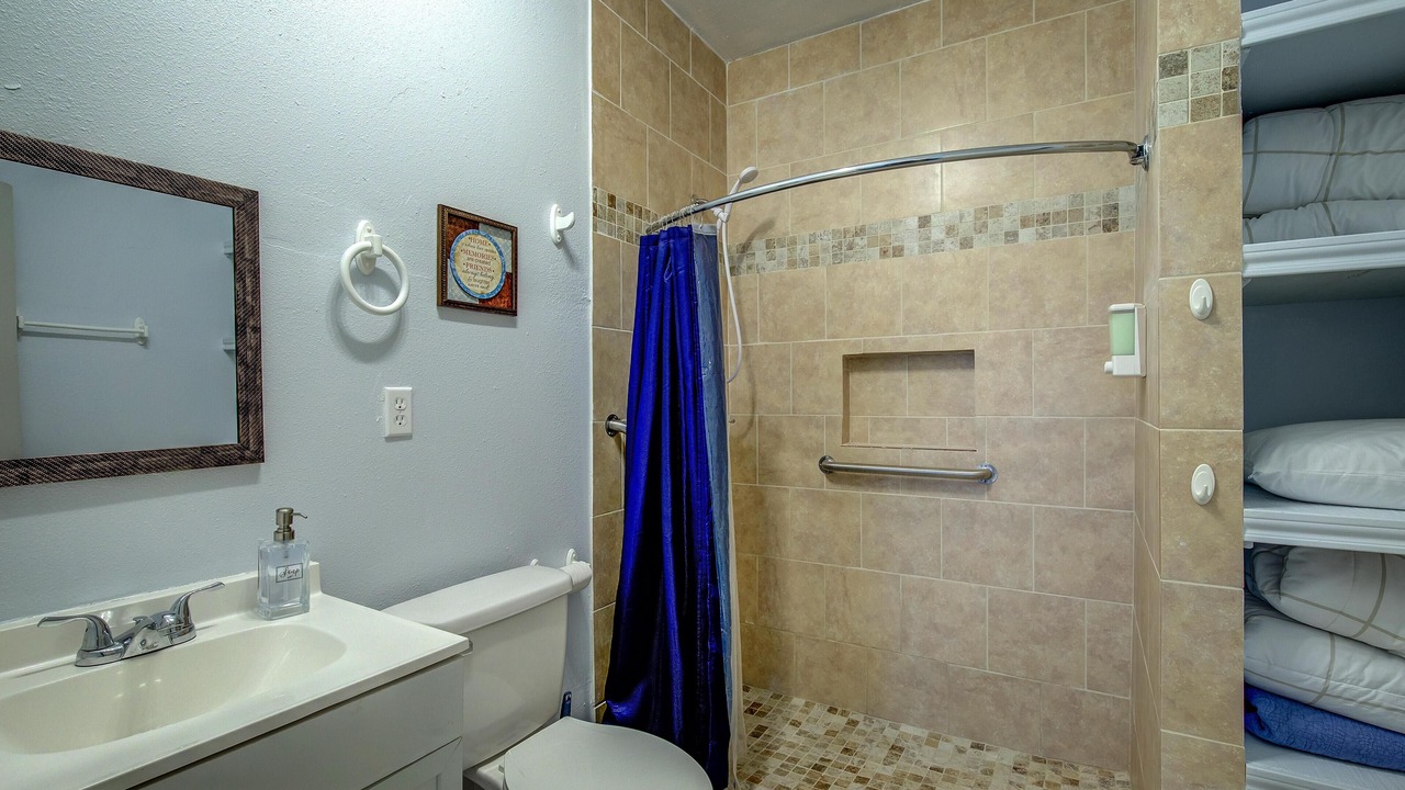 Photo of Bathroom in Miller Grove
