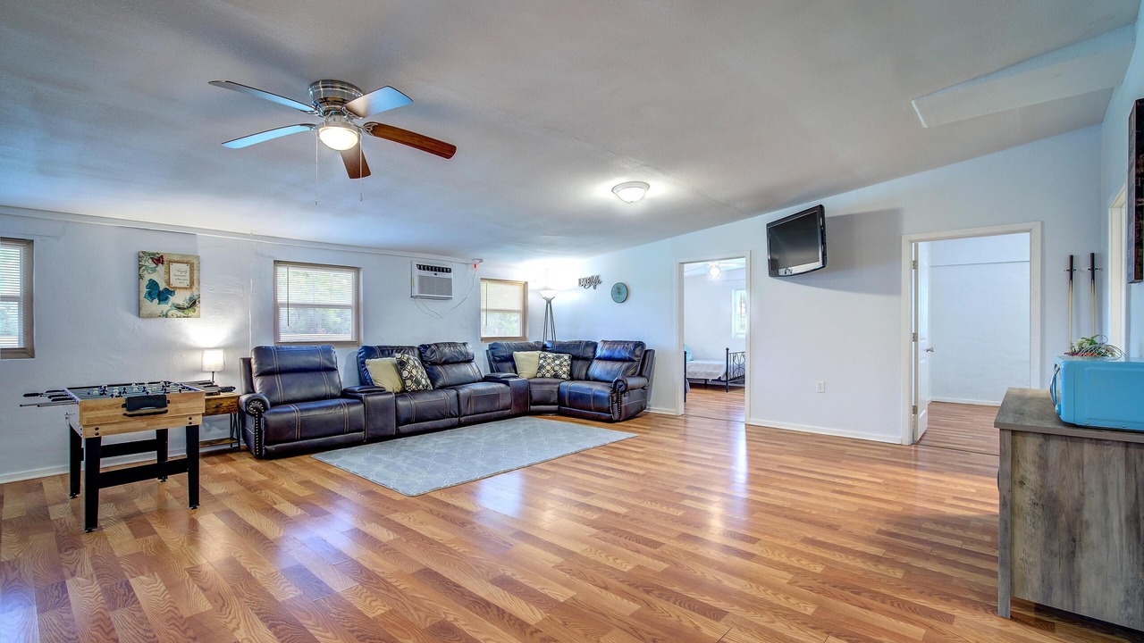 Photo of Livingroom in Miller Grove