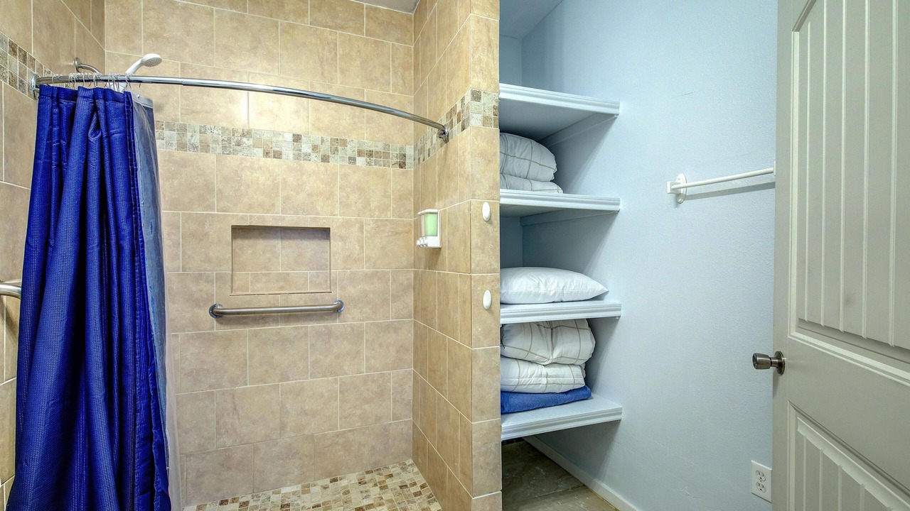 Photo of Bathroom in Miller Grove