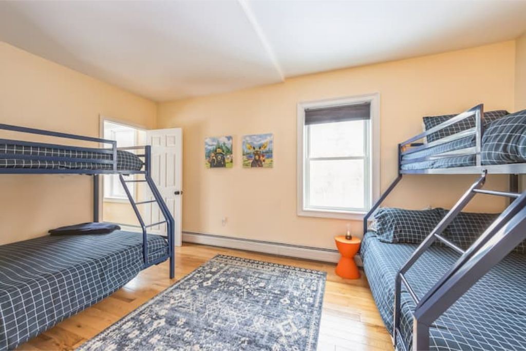 Photo of Others in New London