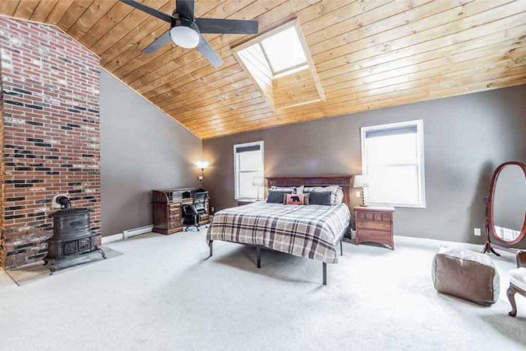 Photo of Others in New London