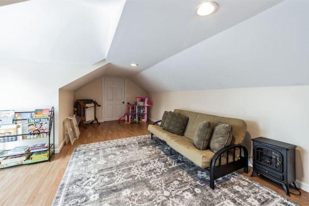 Photo of Others in New London