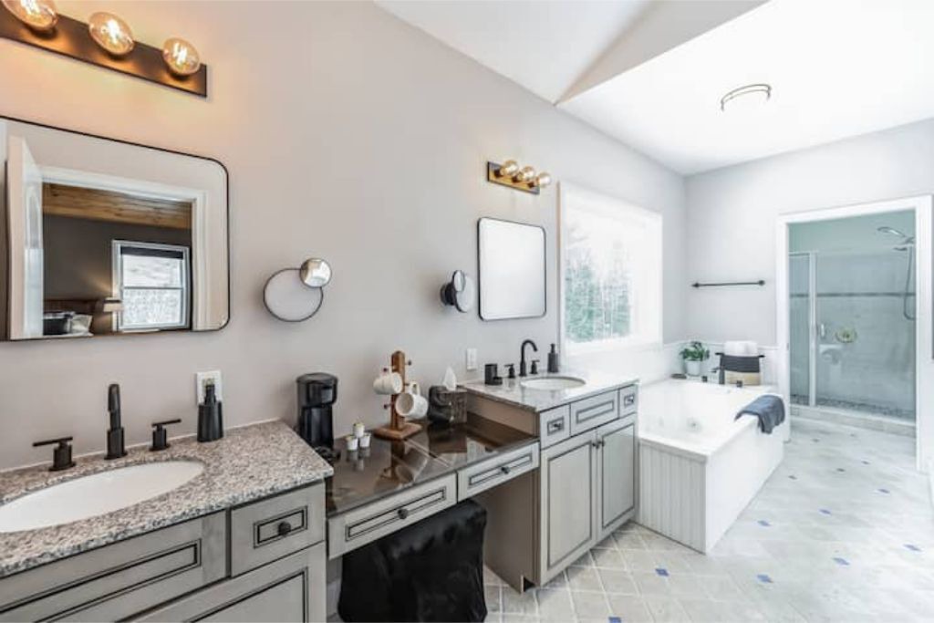 Photo of Others in New London