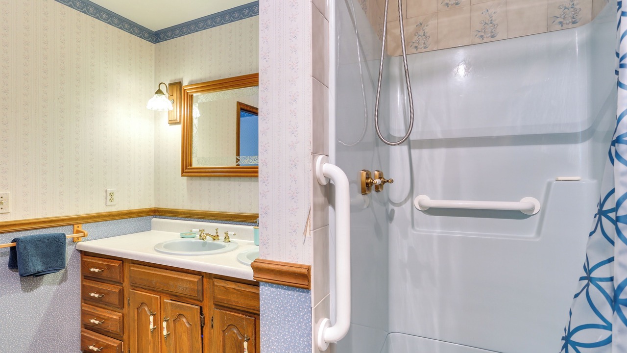Photo of Bathroom in Sparrow Bush