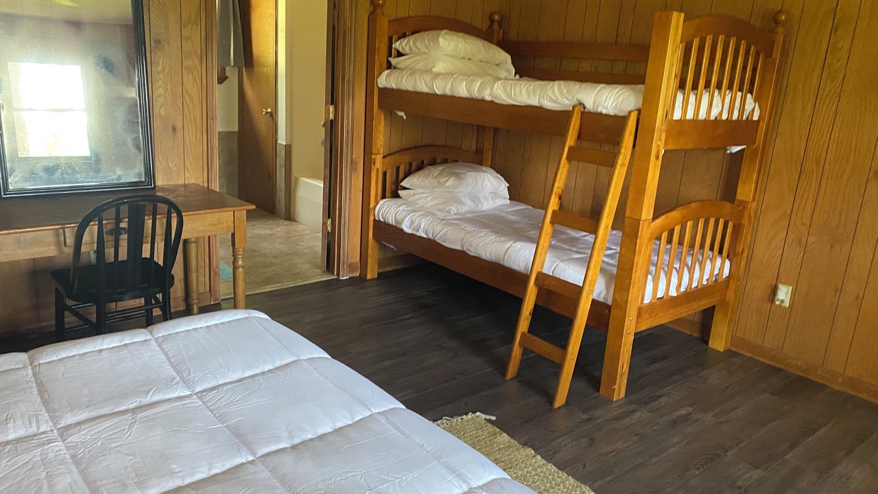Photo of Bedroom in Higden
