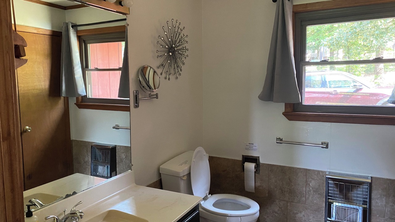 Photo of Bathroom in Higden