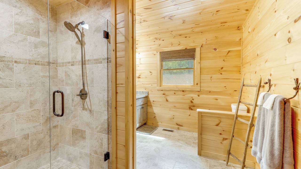 Photo of Bathroom in Mineral Bluff